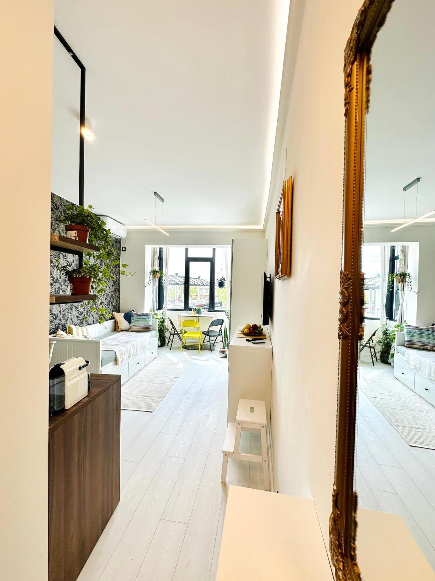 Harmony Studio - Elegant Escape Near Ateneu Bucharest Exterior photo